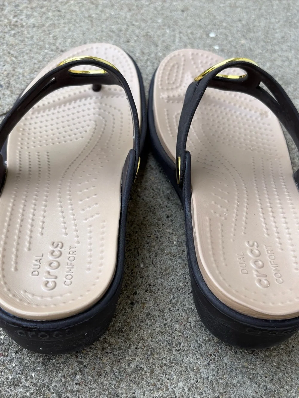 CROCS Women's Sanrah Beveled Circle Wedge Flip Flops with Gold Thong Ring - Picture 2 of 5